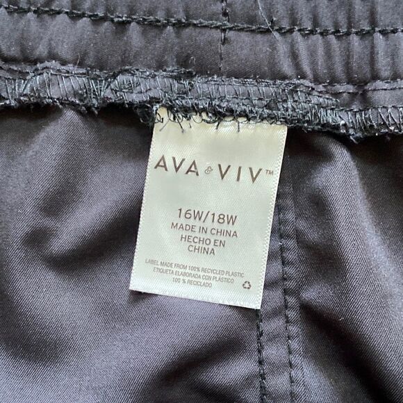 𝅺plus Size Black Shorts - Picture 5 of 6